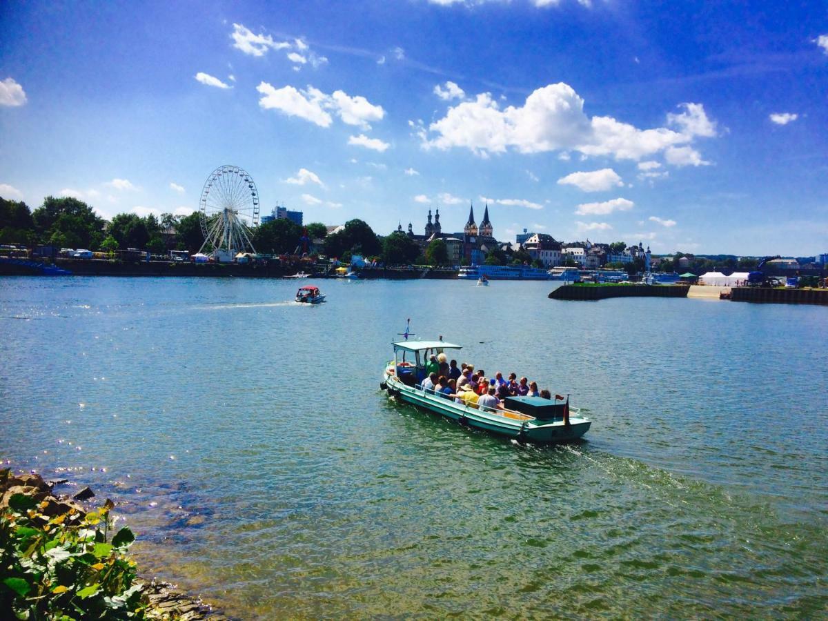 コブレンツHaus Am Ufer Mit Rheinpanoramablickアパートメント エクステリア 写真