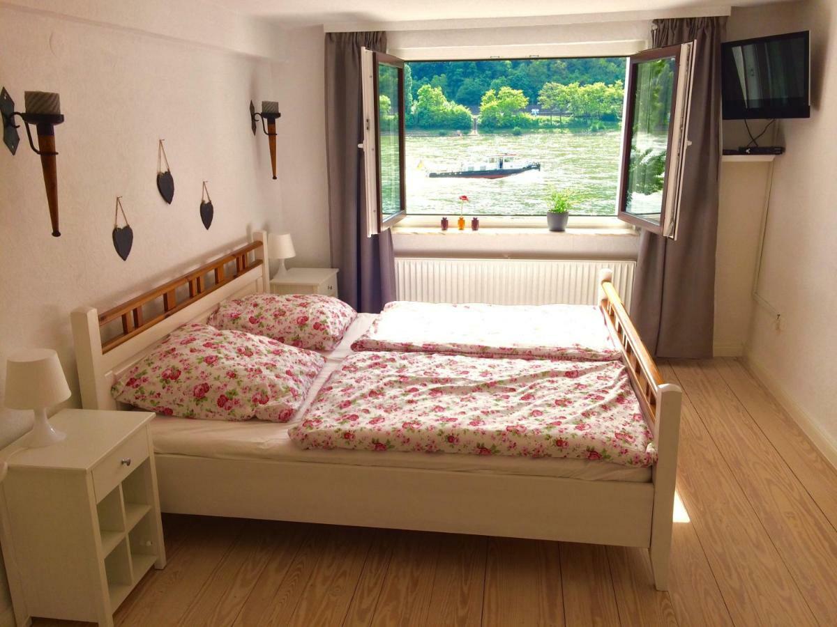 コブレンツHaus Am Ufer Mit Rheinpanoramablickアパートメント エクステリア 写真