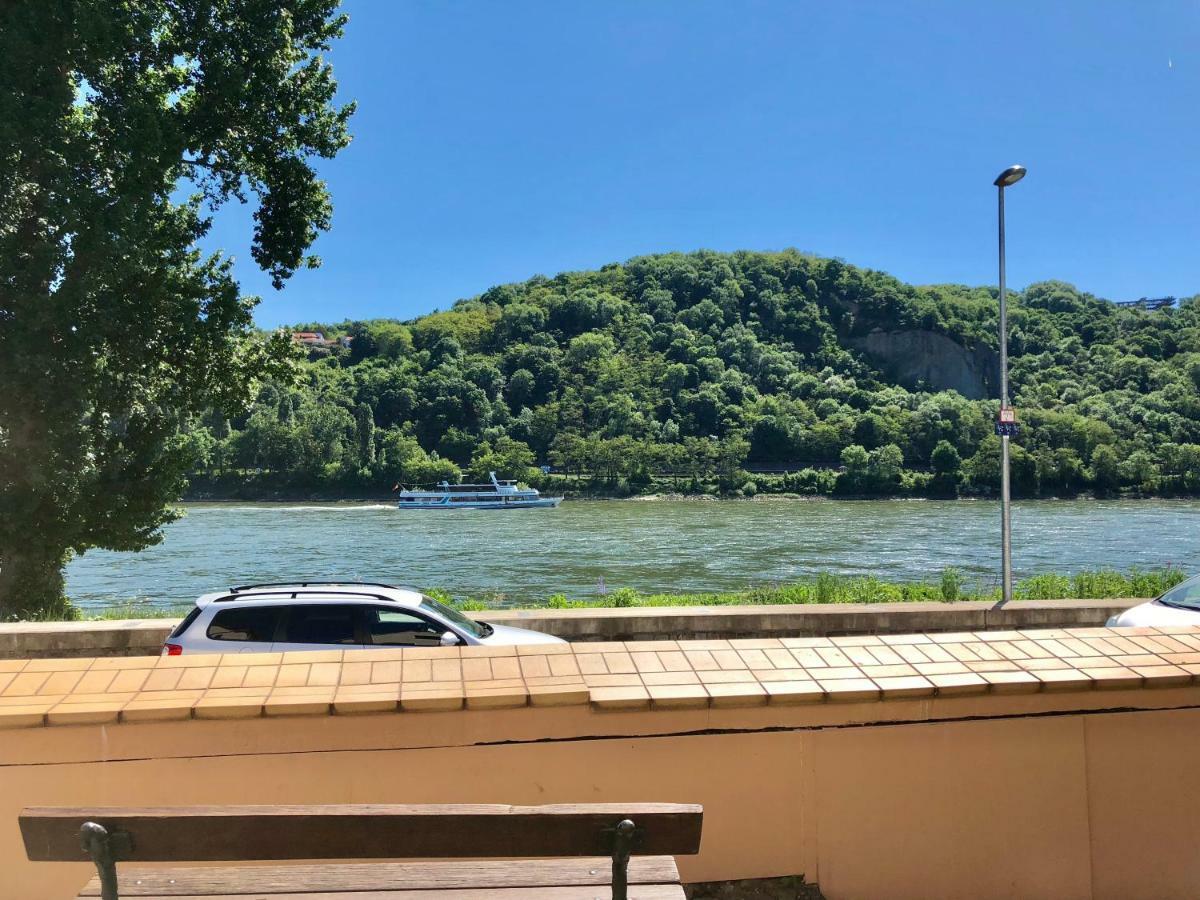 コブレンツHaus Am Ufer Mit Rheinpanoramablickアパートメント エクステリア 写真